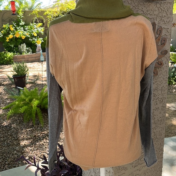 Michael Stars color block sweater - Picture 4 of 9